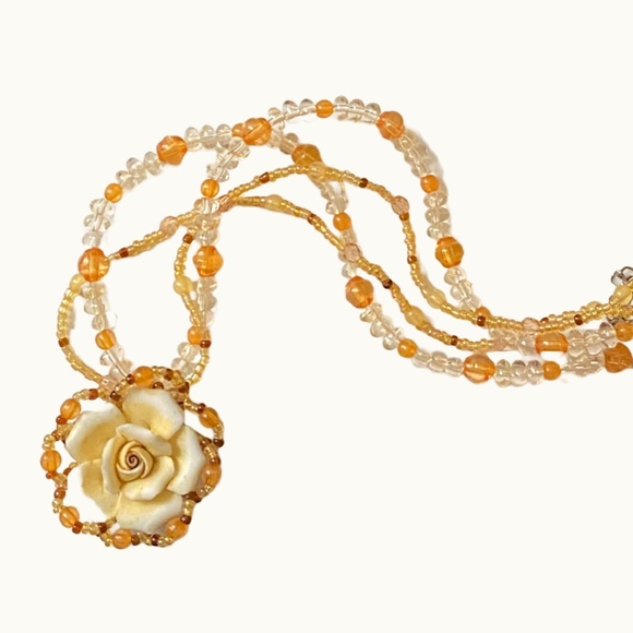 Sculpted Rose Beaded Necklace - Picture 3 of 7